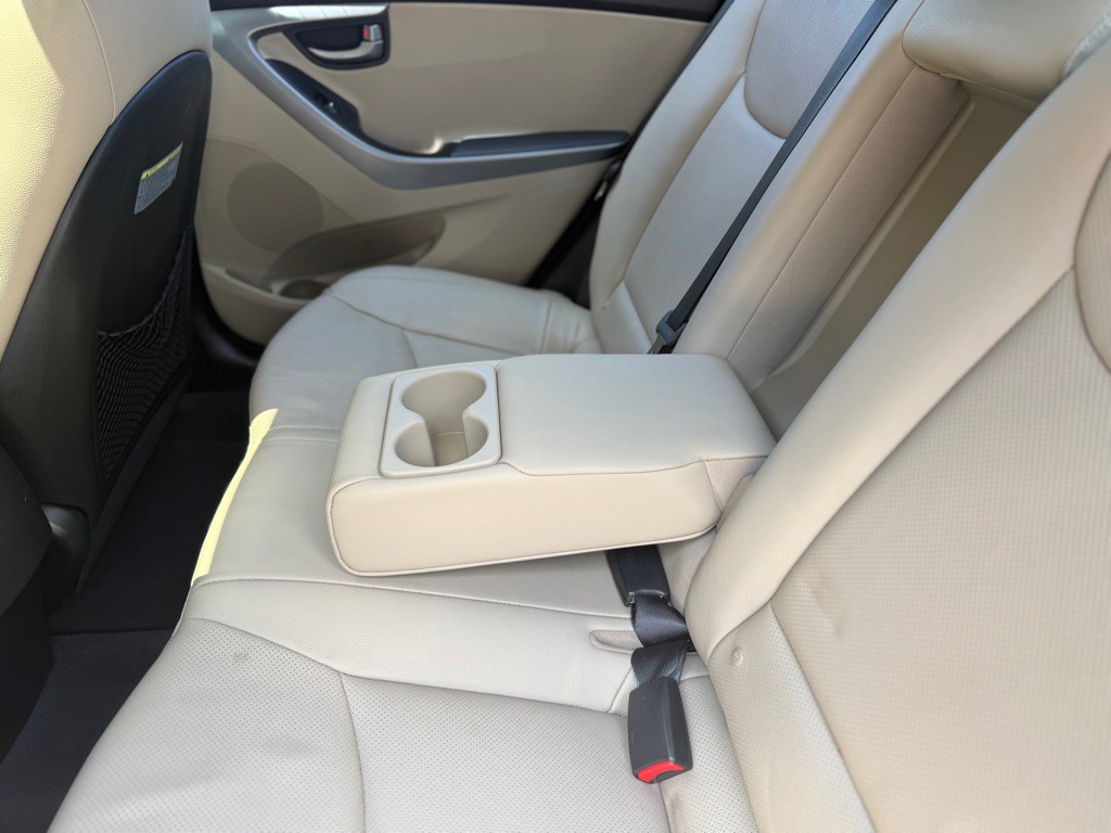 2015 Hyundai Elantra Image 35