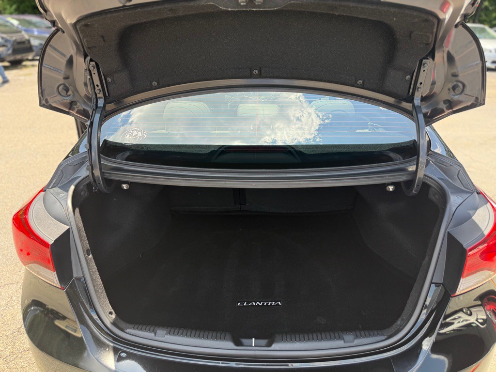 2015 Hyundai Elantra Image 36