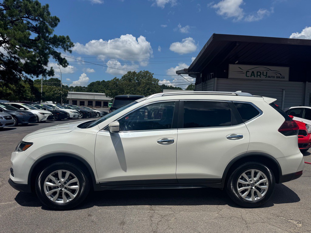 2020 Nissan Rogue Image 3