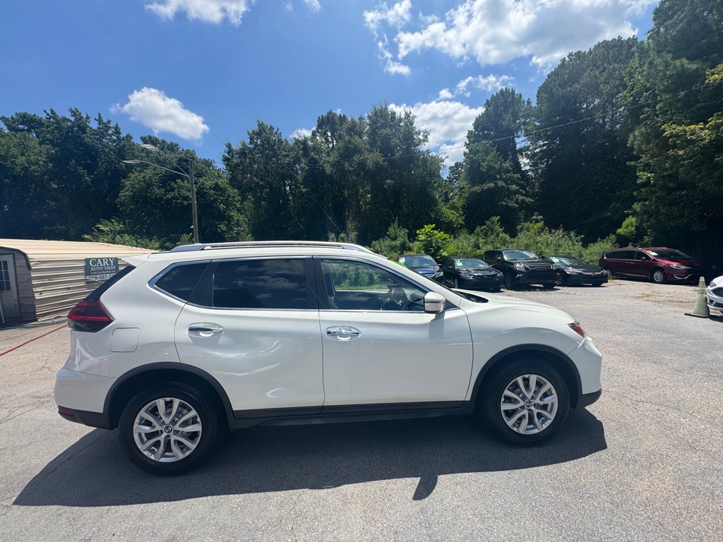 2020 Nissan Rogue Image 8