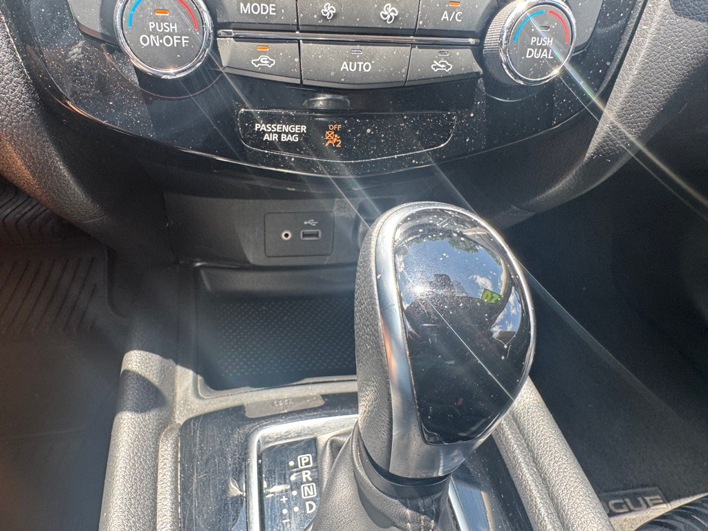 2020 Nissan Rogue Image 17