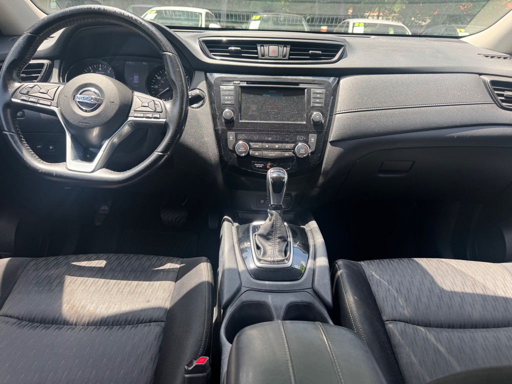 2020 Nissan Rogue Image 26