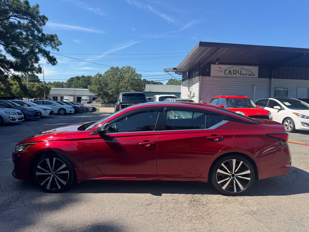 2021 Nissan Altima Image 2