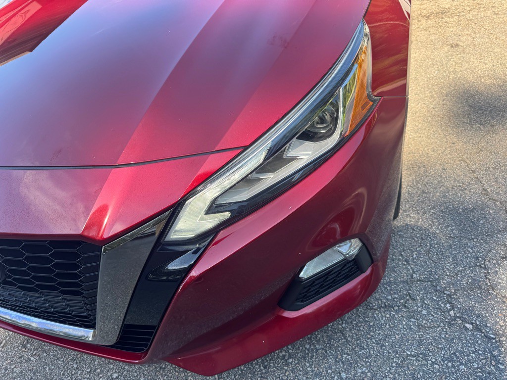 2021 Nissan Altima Image 9