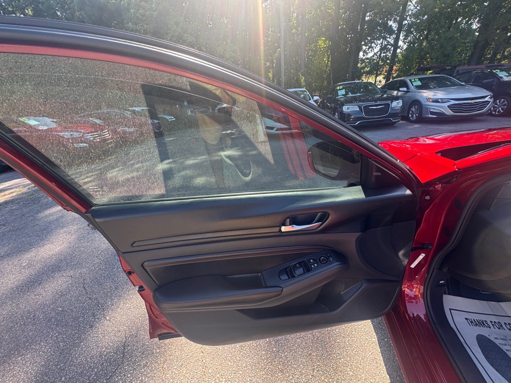 2021 Nissan Altima Image 15