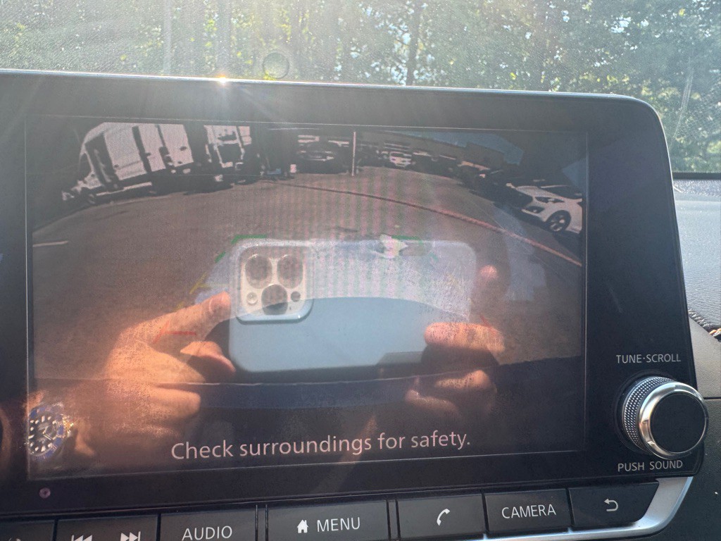 2021 Nissan Altima Image 17