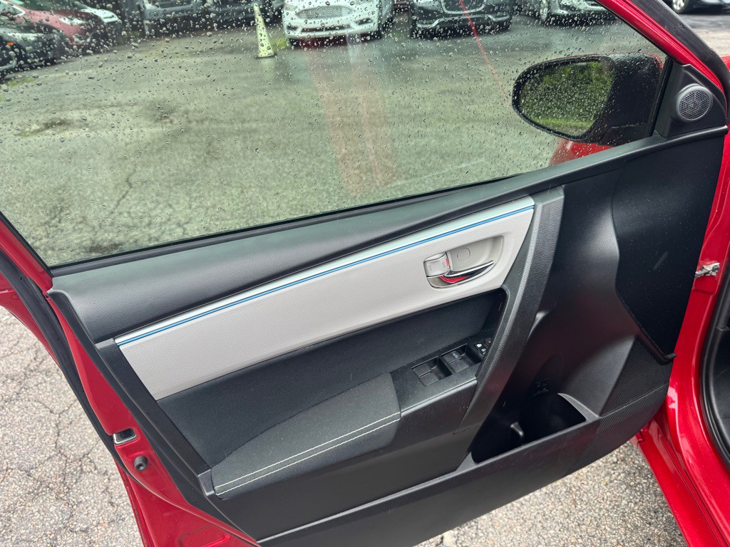 2016 Toyota Corolla Image 13