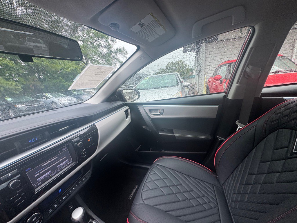 2016 Toyota Corolla Image 21