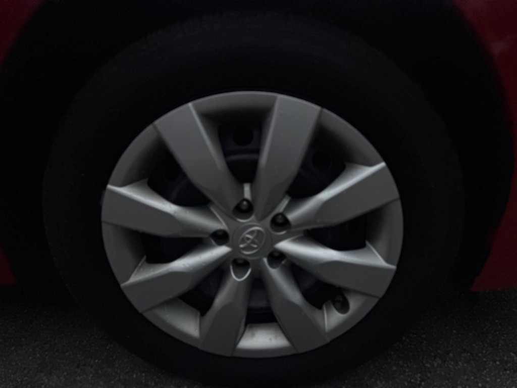 2016 Toyota Corolla Image 33
