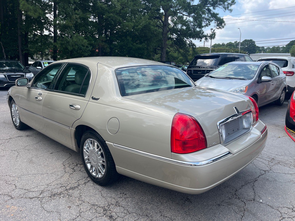 2010 Lincoln Town Car Image 6