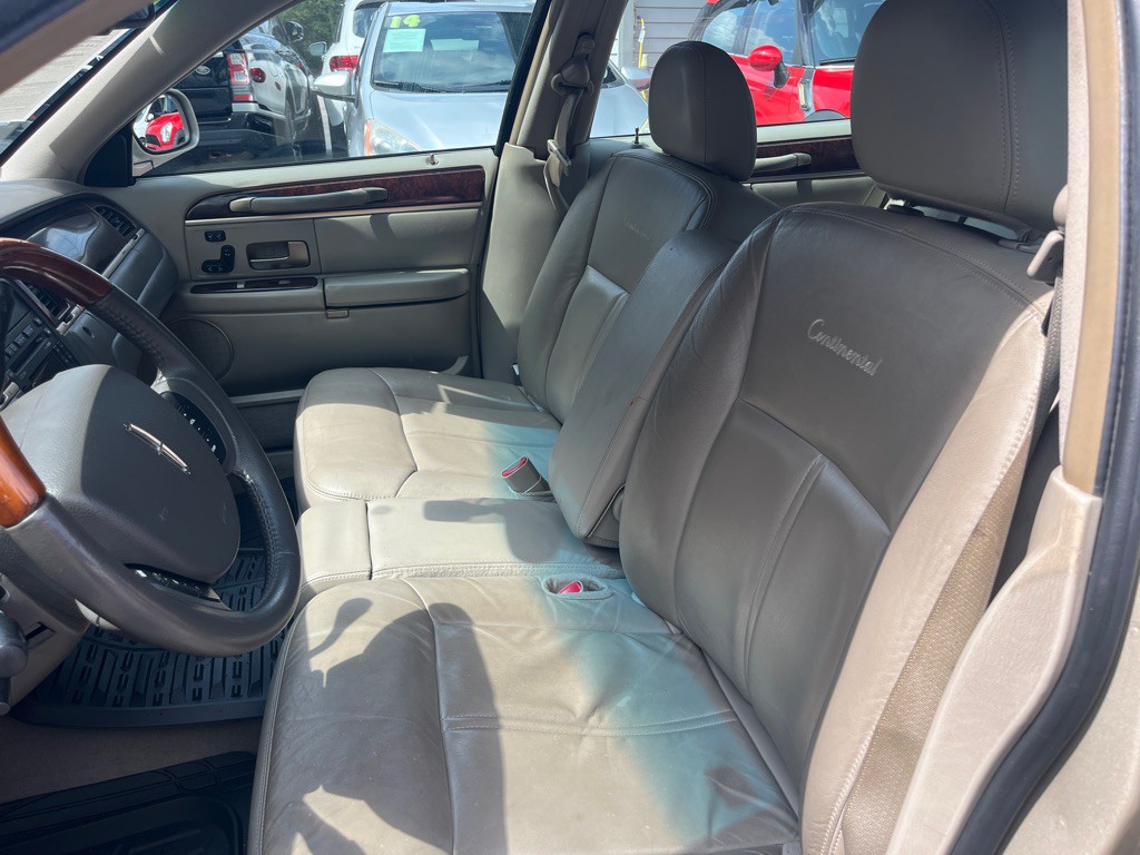 2010 Lincoln Town Car Image 9