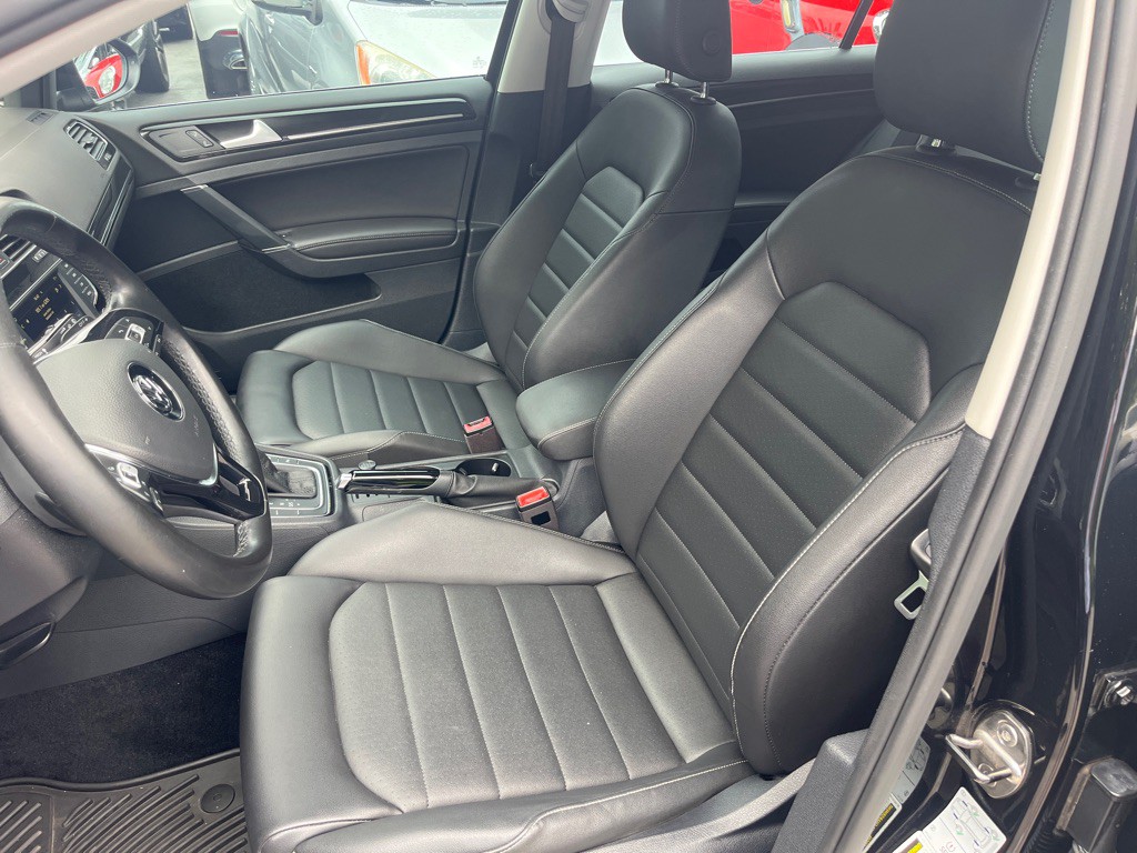 2016 Volkswagen Golf Image 7
