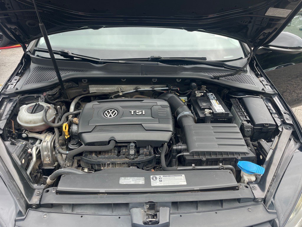 2016 Volkswagen Golf Image 19
