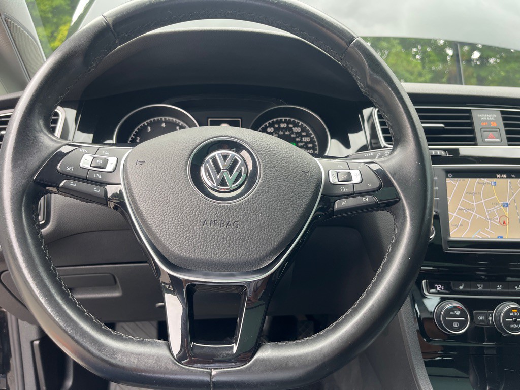 2016 Volkswagen Golf Image 25