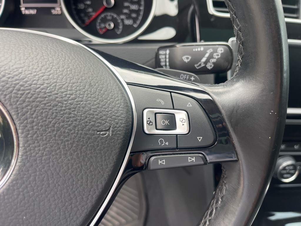 2016 Volkswagen Golf Image 27