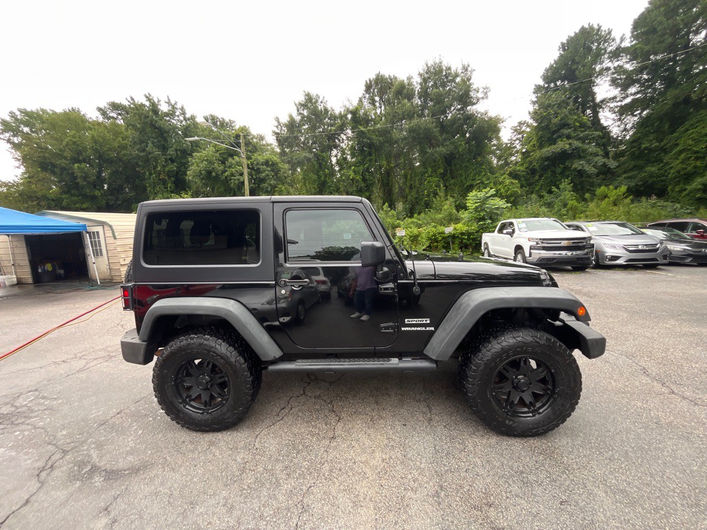 2010 Jeep Wrangler Image 4