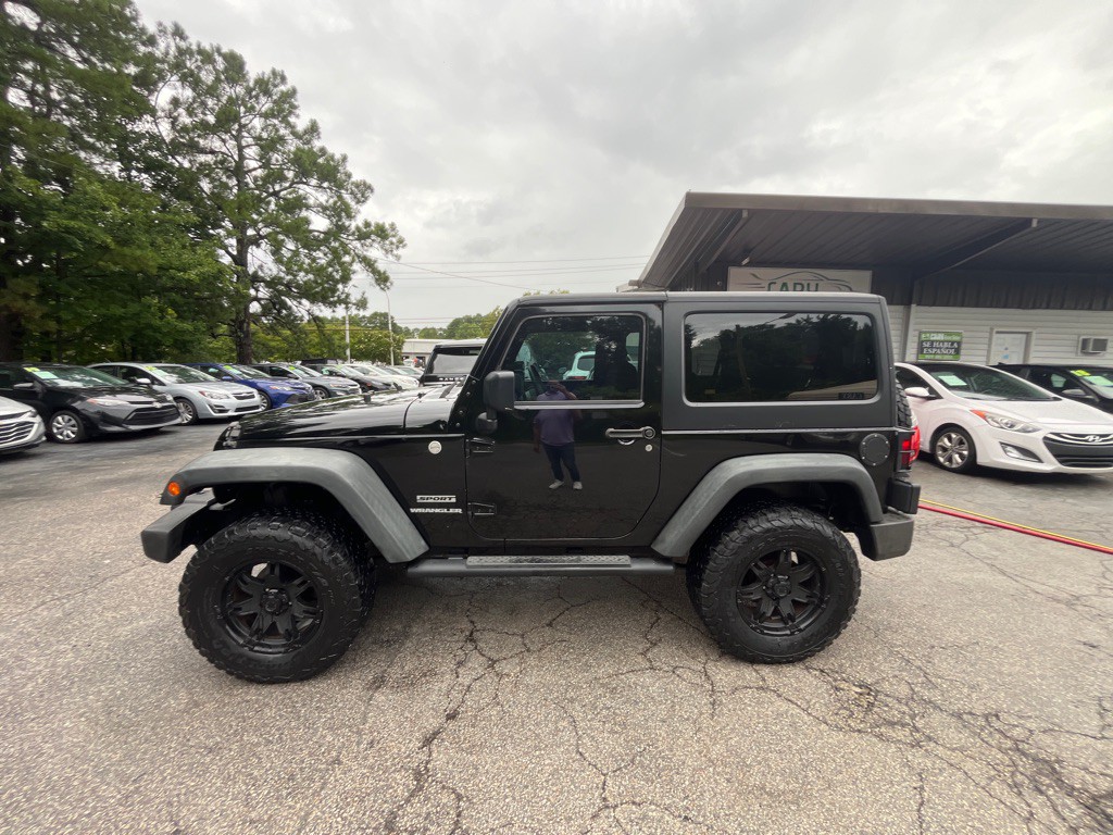2010 Jeep Wrangler Image 8