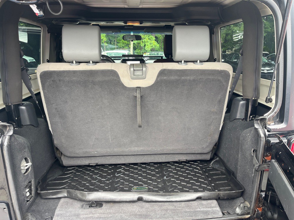 2010 Jeep Wrangler Image 16