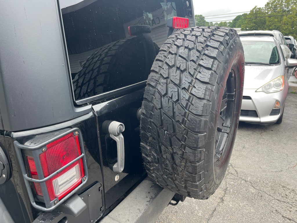 2010 Jeep Wrangler Image 20