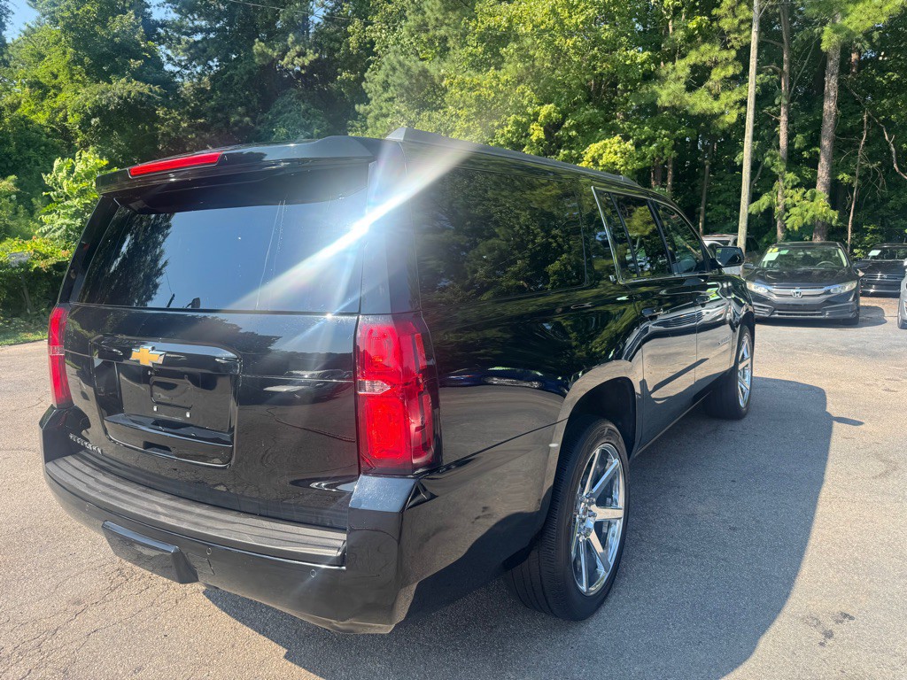 2016 Chevrolet Suburban Image 6
