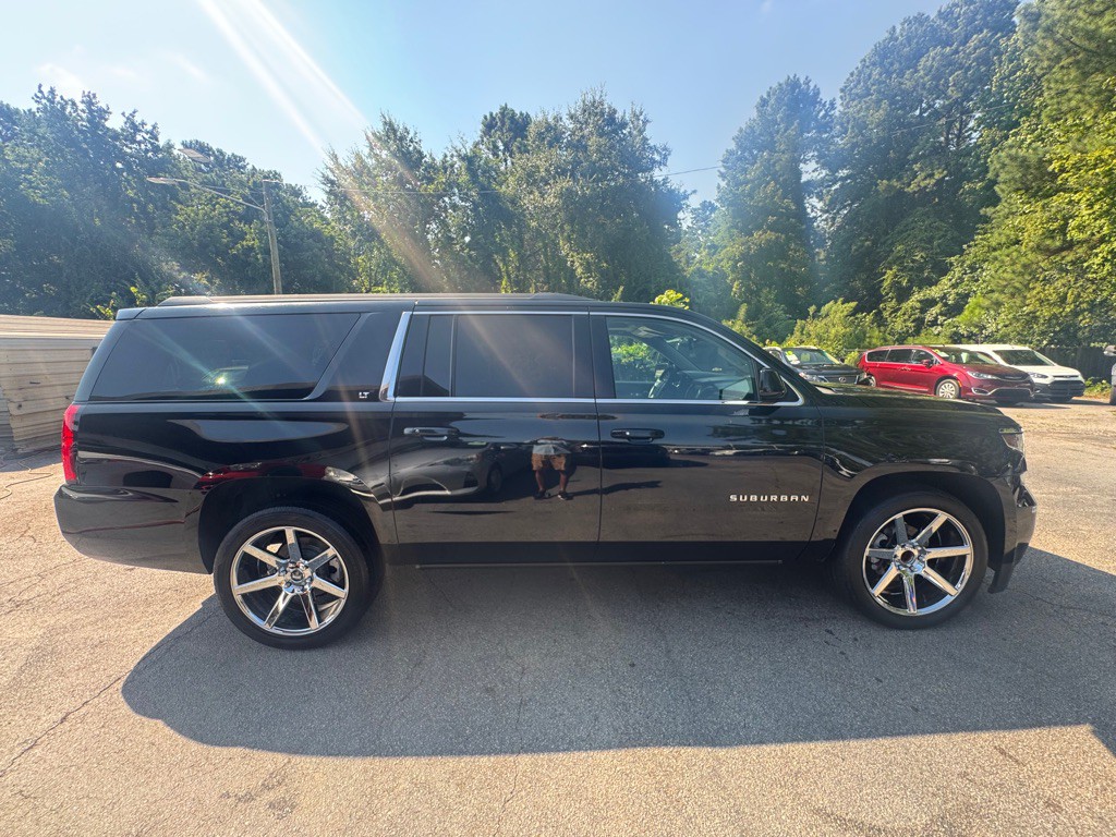 2016 Chevrolet Suburban Image 7