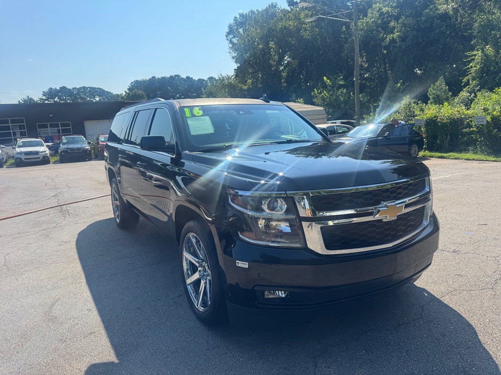 2016 Chevrolet Suburban Image 8