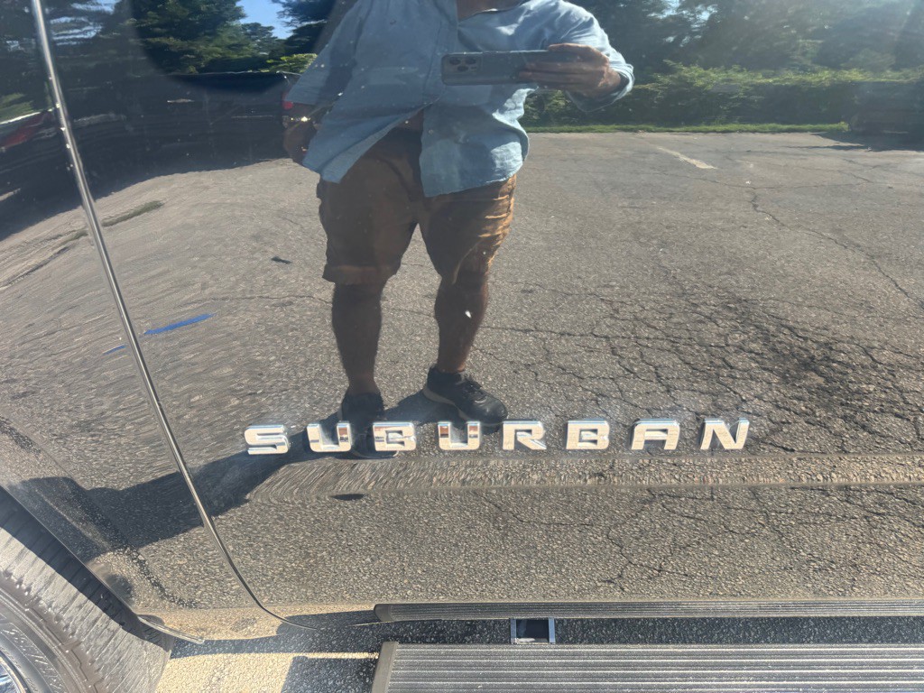2016 Chevrolet Suburban Image 10