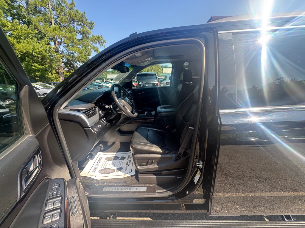 2016 Chevrolet Suburban Image 13