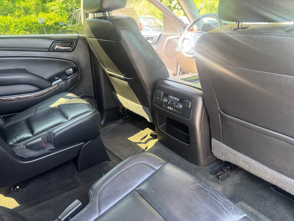 2016 Chevrolet Suburban Image 30