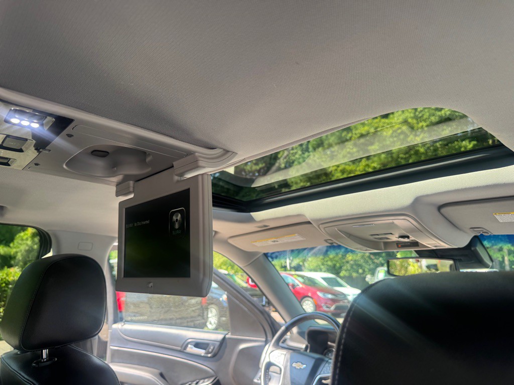 2016 Chevrolet Suburban Image 34
