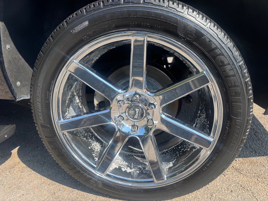 2016 Chevrolet Suburban Image 35