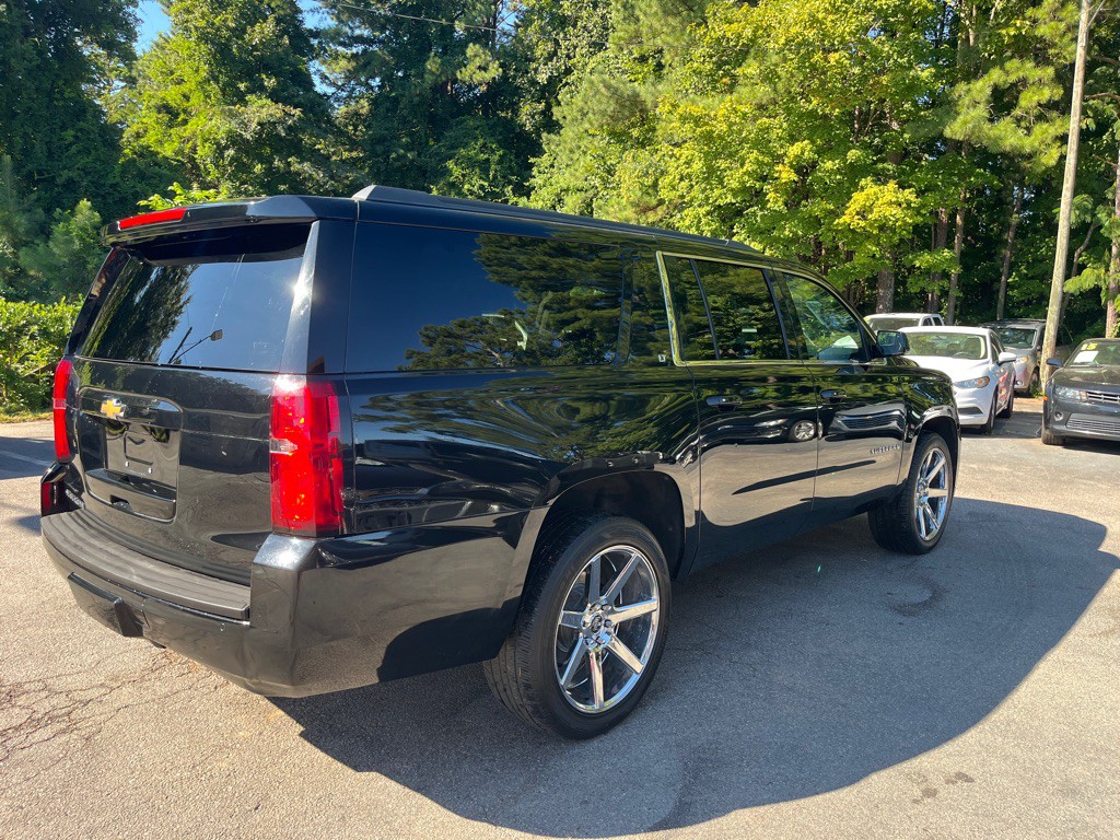 2016 Chevrolet Suburban Image 4