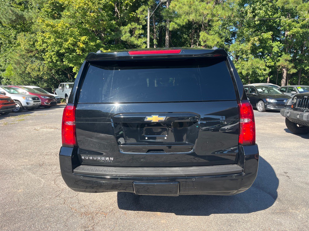 2016 Chevrolet Suburban Image 5