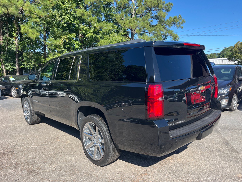 2016 Chevrolet Suburban Image 6