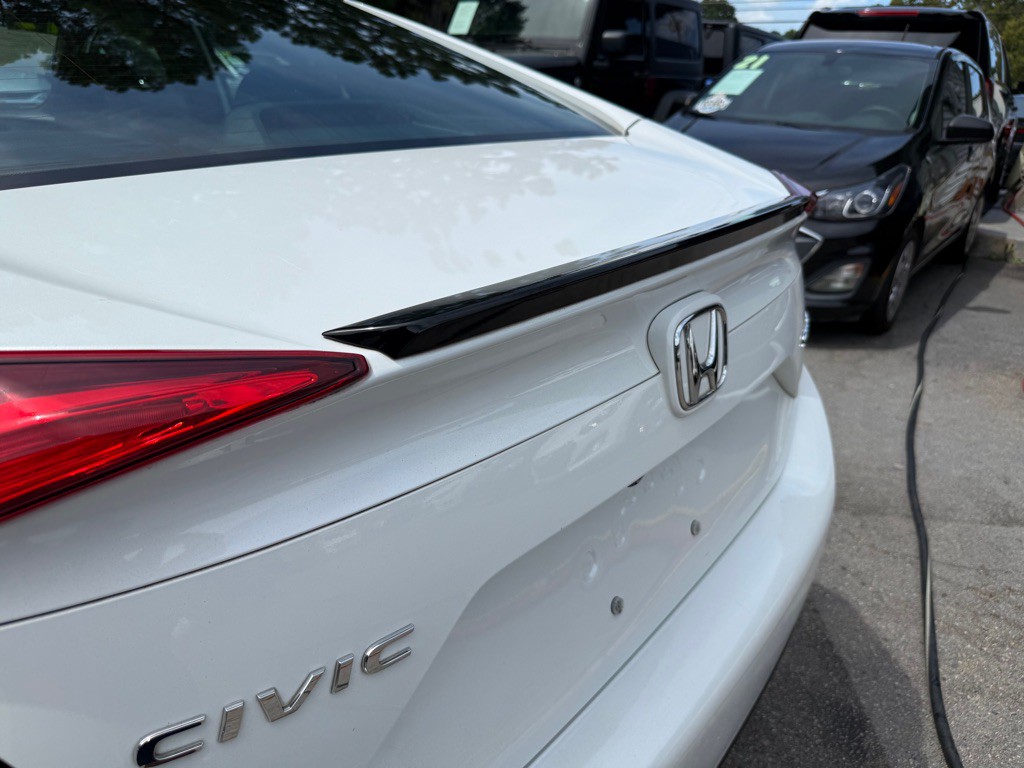 2019 Honda Civic Image 32