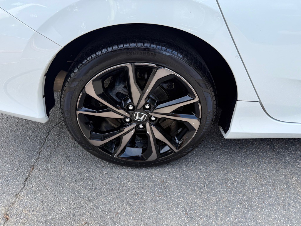 2019 Honda Civic Image 39