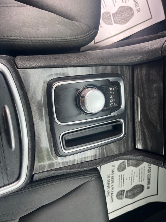 2018 Chrysler 300 Image 16