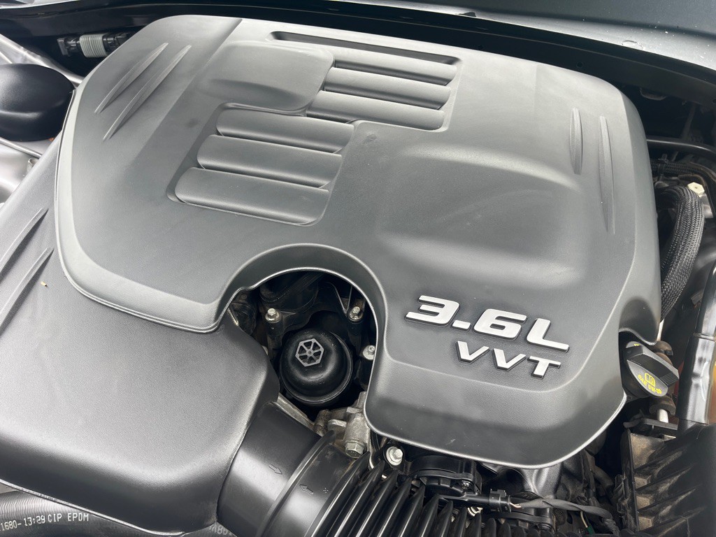 2018 Chrysler 300 Image 18