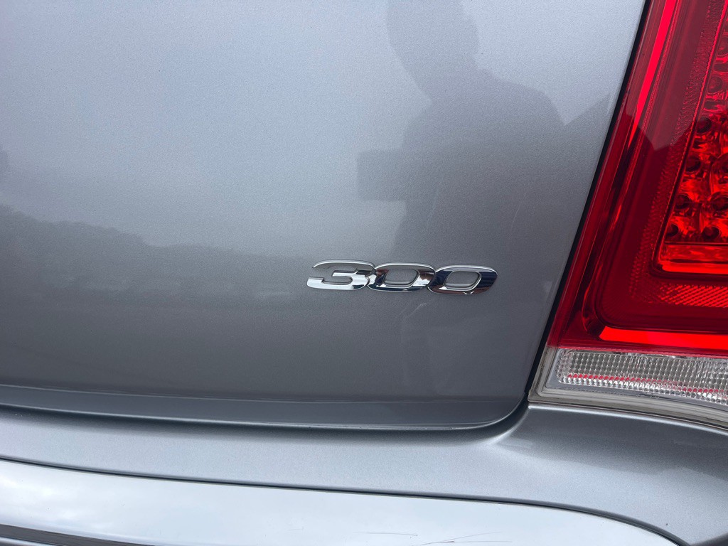 2018 Chrysler 300 Image 20