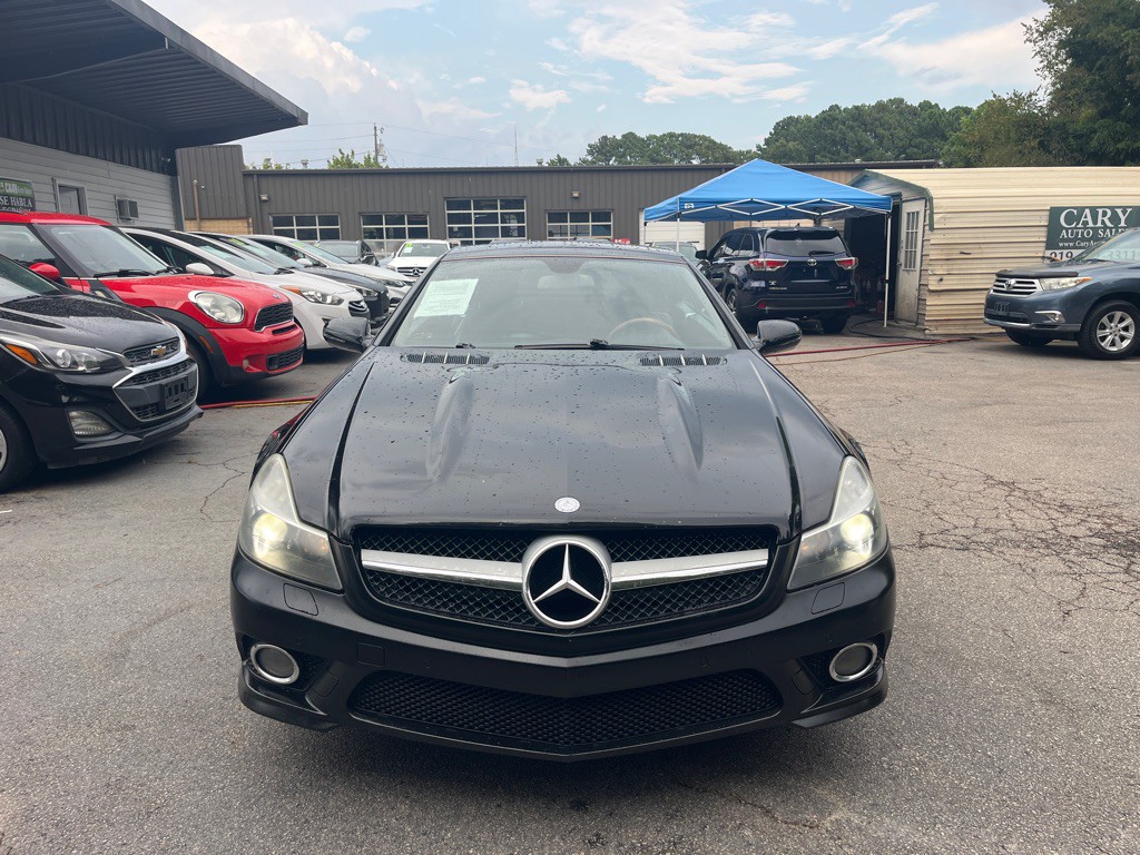 2011 Mercedes-Benz SL-Class Image 2