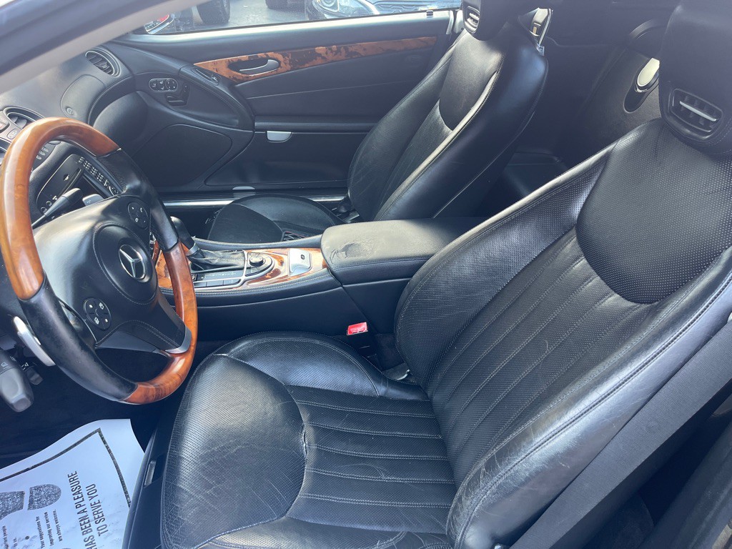2011 Mercedes-Benz SL-Class Image 11