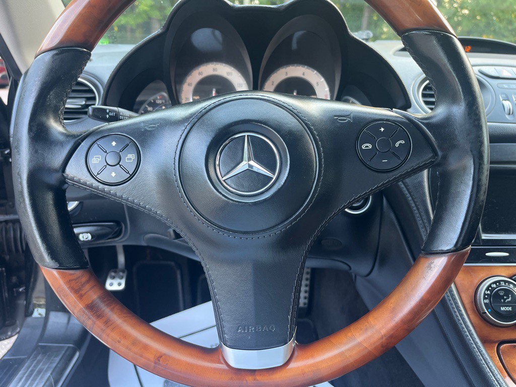 2011 Mercedes-Benz SL-Class Image 14