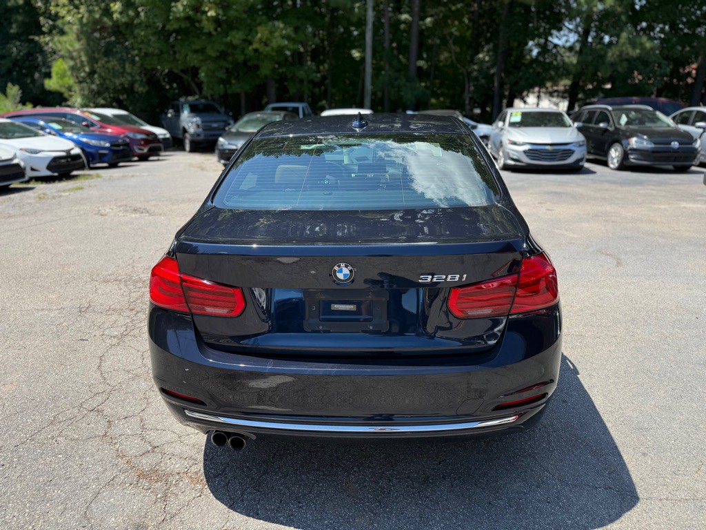 2016 BMW 3 Series Image 7