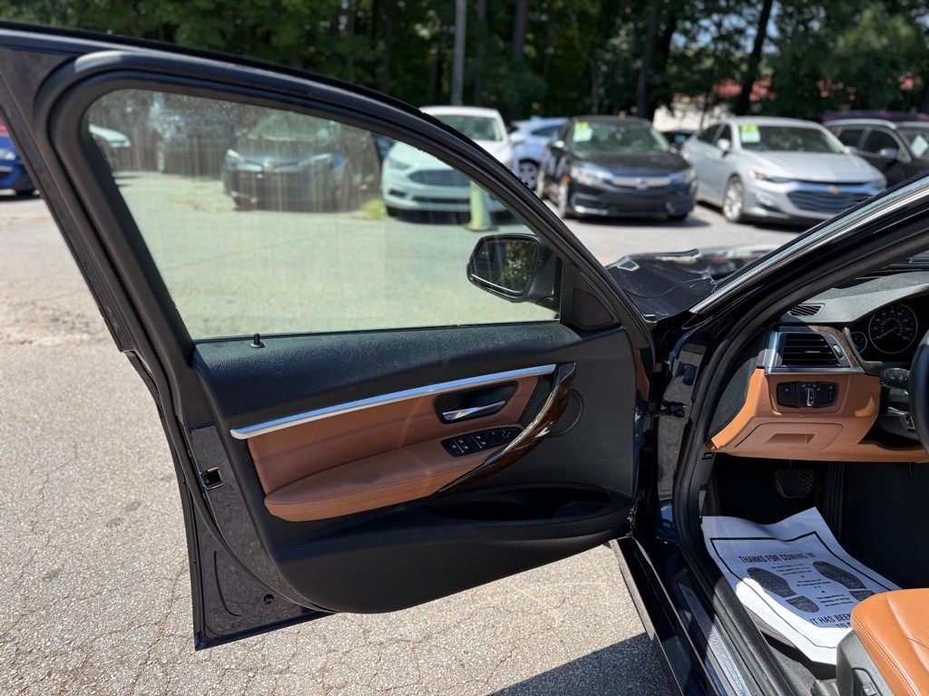 2016 BMW 3 Series Image 10