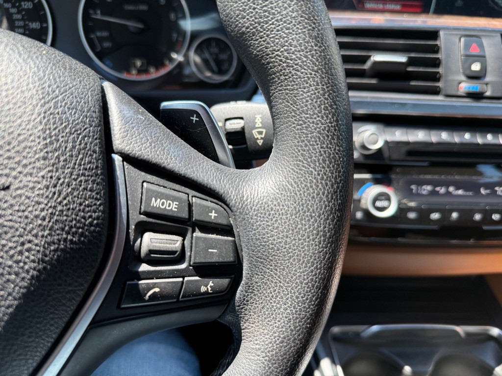 2016 BMW 3 Series Image 21