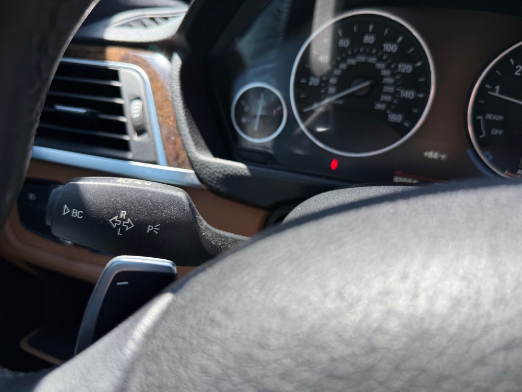 2016 BMW 3 Series Image 22