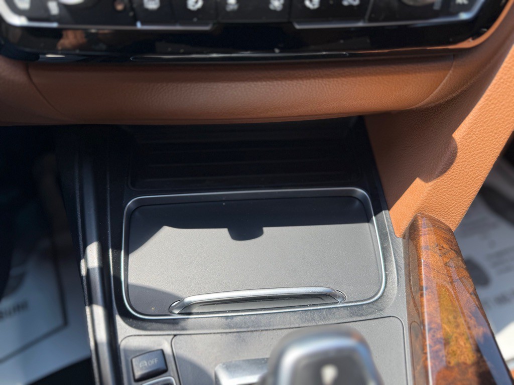 2016 BMW 3 Series Image 24