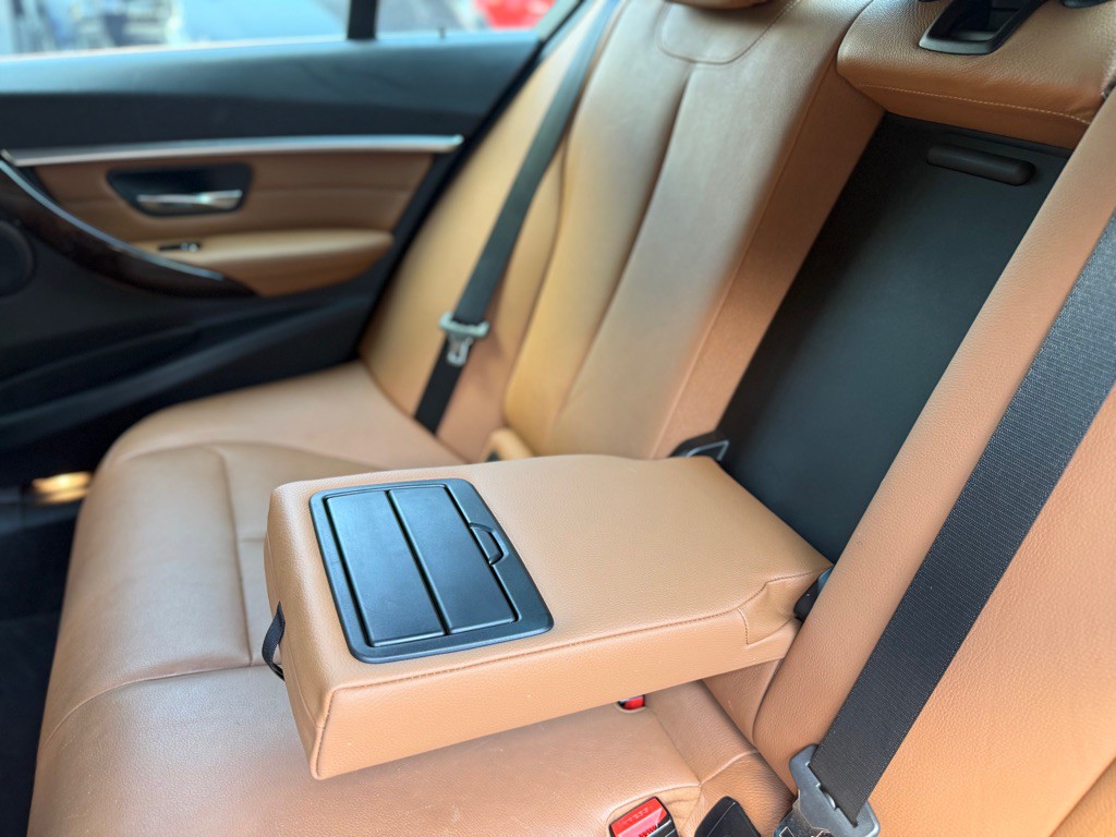 2016 BMW 3 Series Image 37