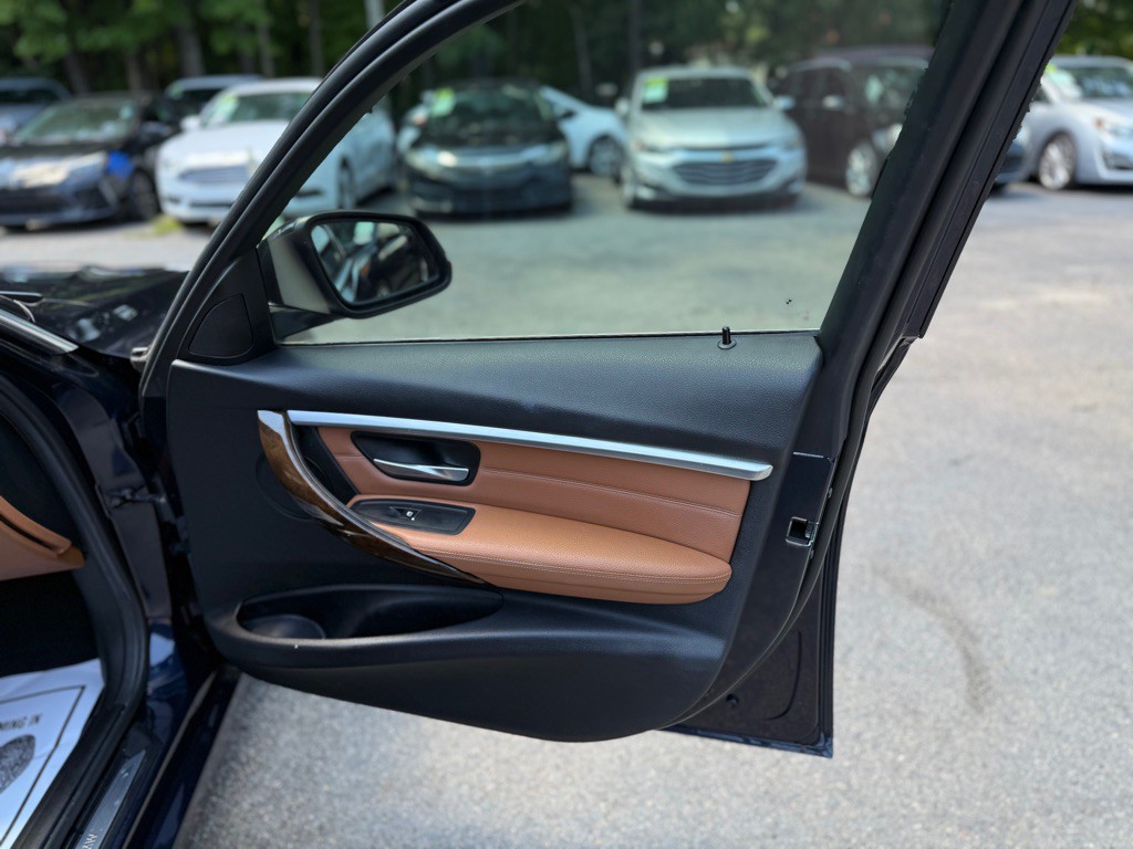 2016 BMW 3 Series Image 42