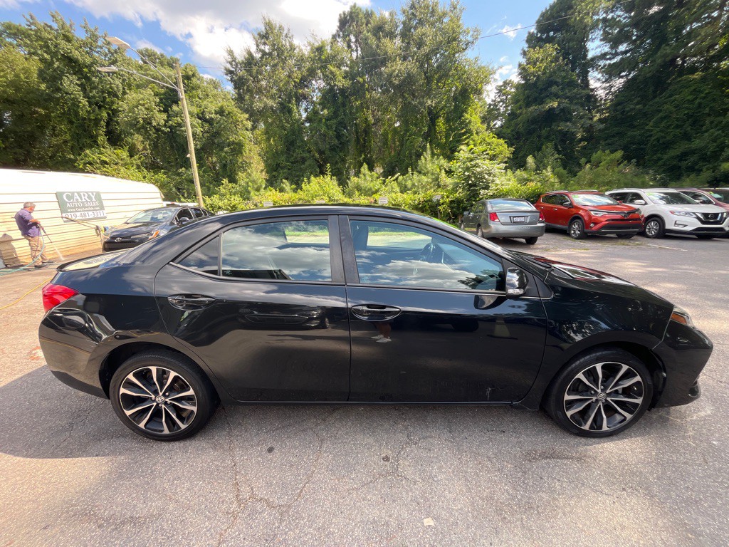 2017 Toyota Corolla Image 8